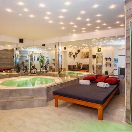 Relax & Hotel