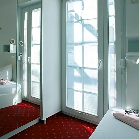 Relax & Hotel 3*